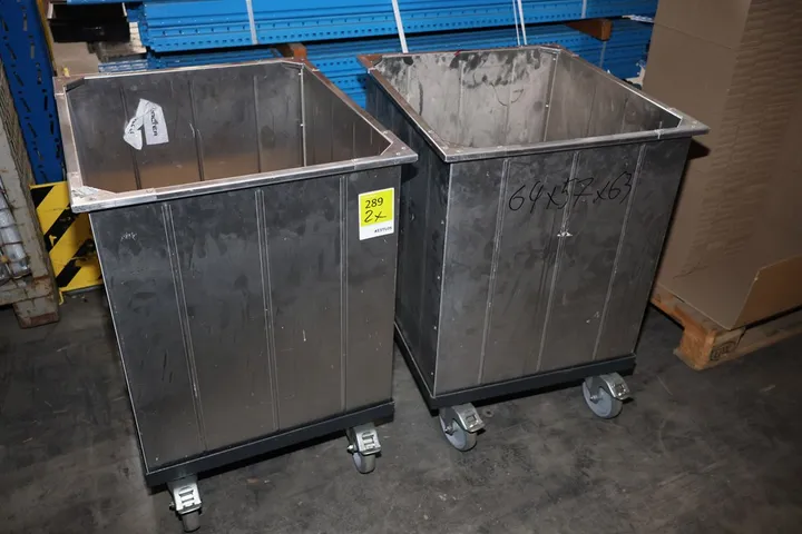 2 x Rollbehälter Maße: 64 x 57 x 63 cm